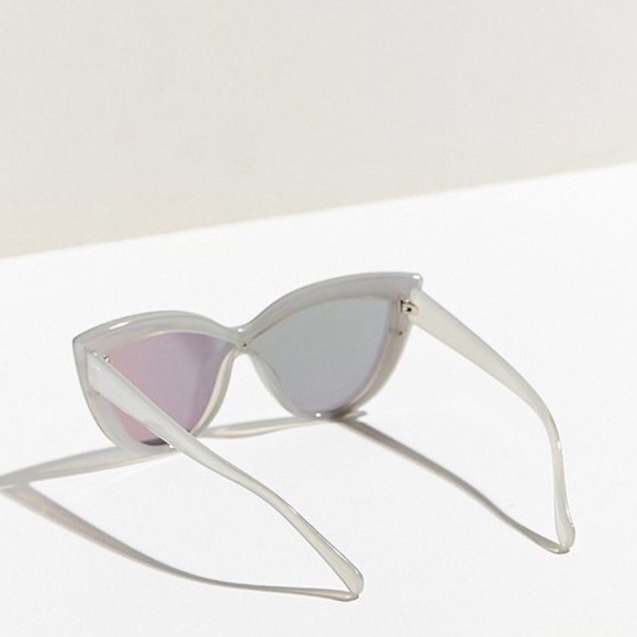 *LAST1* CAT EYE RETRO SUNGLASSES - Picture 3 of 3